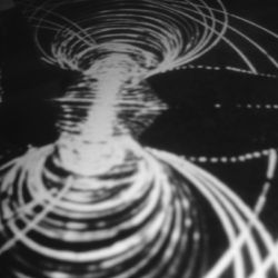 <pre style="border: 0;background-color: transparent">> <</pre>